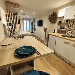 Apartment Studio Vieille Ville Tout Equipe Sans Ascenseur, Menton